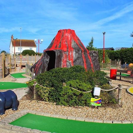 Palm Grove 2- Golden Palm - Pet Friendly, Wifi, Bed Linen, Central Heating - Meadow Lakes Caravan & Lodge Hire Chapel Saint Leonards Exteriör bild
