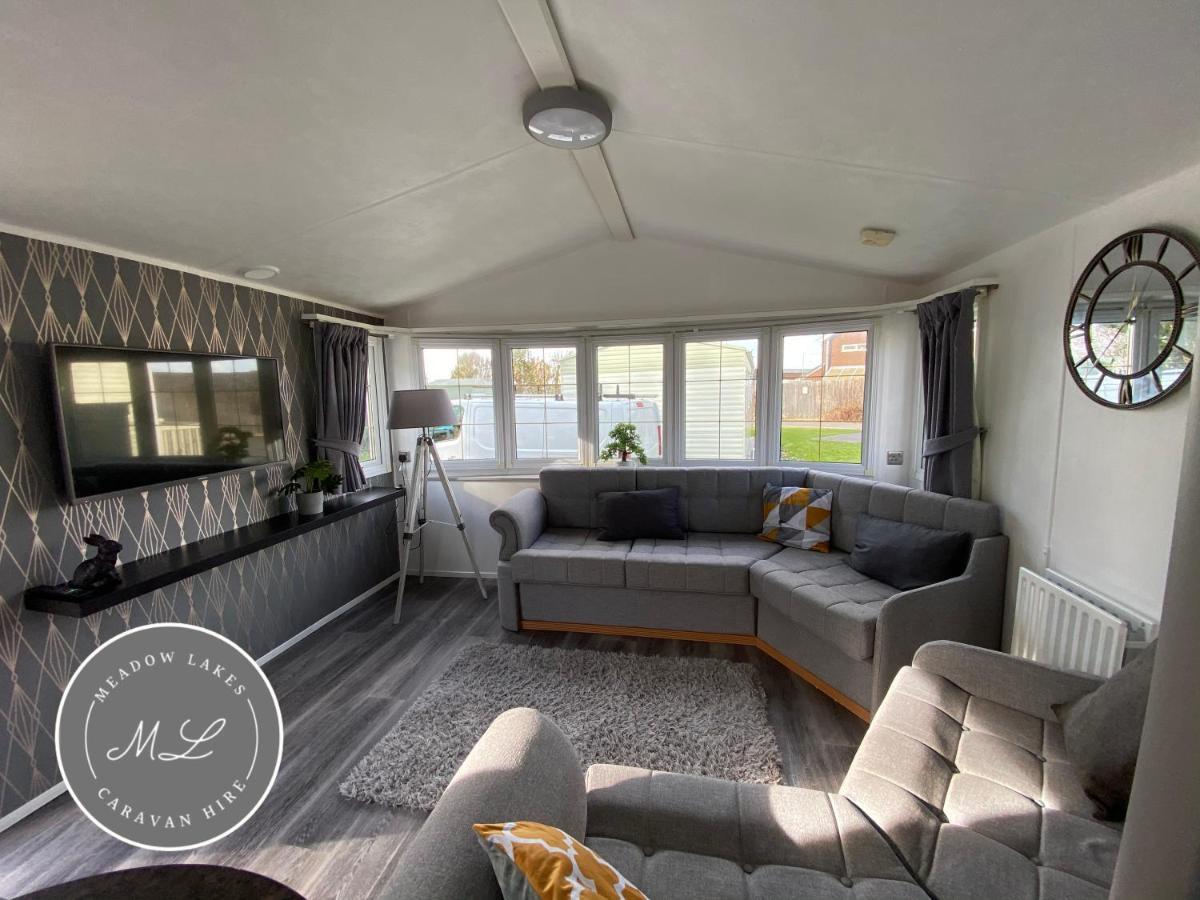 Palm Grove 2- Golden Palm - Pet Friendly, Wifi, Bed Linen, Central Heating - Meadow Lakes Caravan & Lodge Hire Chapel Saint Leonards Exteriör bild