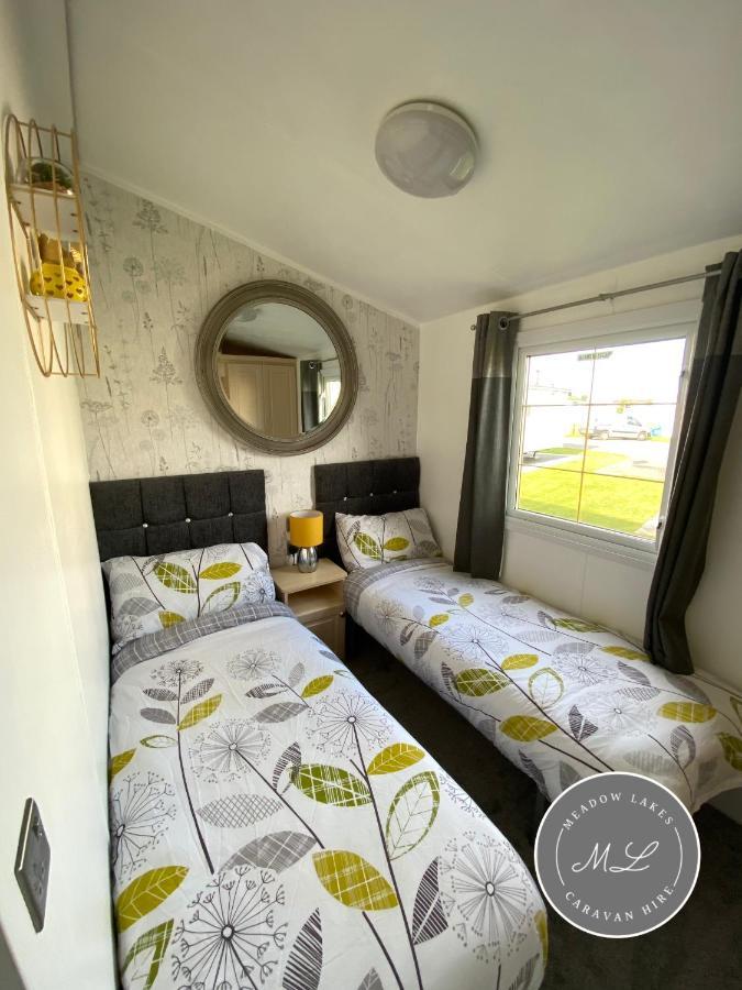 Palm Grove 2- Golden Palm - Pet Friendly, Wifi, Bed Linen, Central Heating - Meadow Lakes Caravan & Lodge Hire Chapel Saint Leonards Exteriör bild