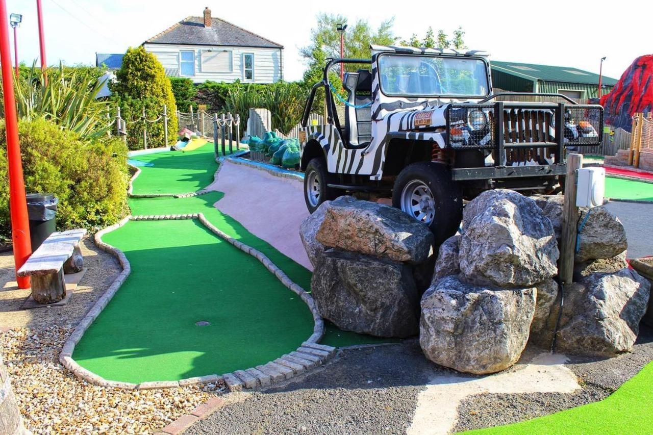 Palm Grove 2- Golden Palm - Pet Friendly, Wifi, Bed Linen, Central Heating - Meadow Lakes Caravan & Lodge Hire Chapel Saint Leonards Exteriör bild